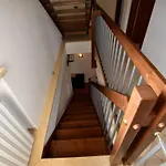 Hillview Langhe 公寓