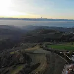 Hillview Langhe 公寓 *