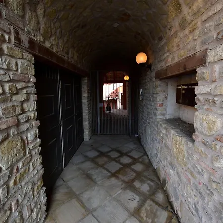 Hillview Langhe 公寓 *