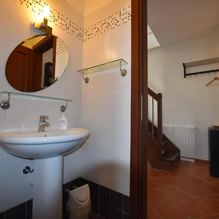 Hillview Langhe 公寓