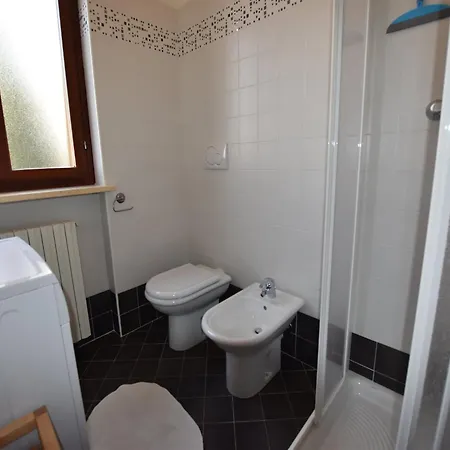 Hillview Langhe 公寓